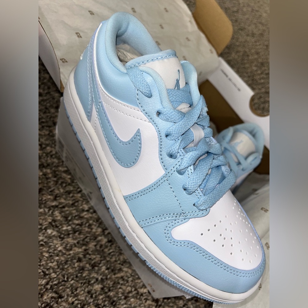 Air Jordan 1 Low white and ice blue
